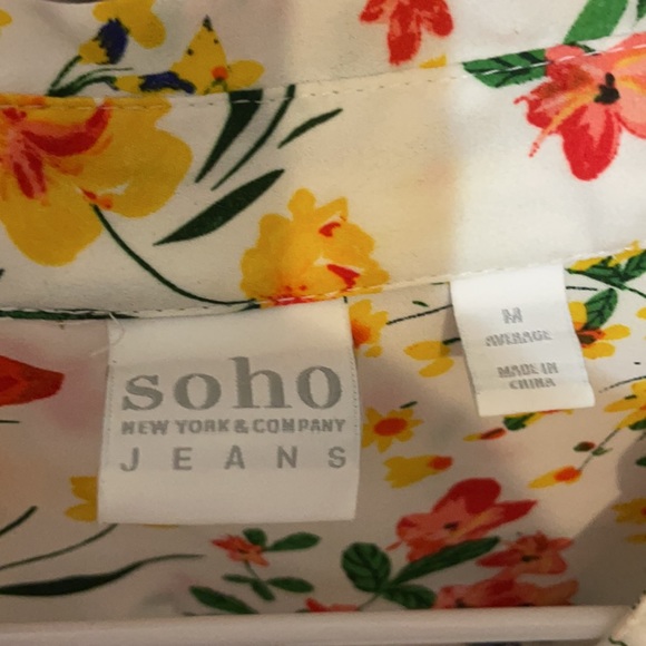 Yellow flower adjustable sleeve blouse - Picture 3 of 5